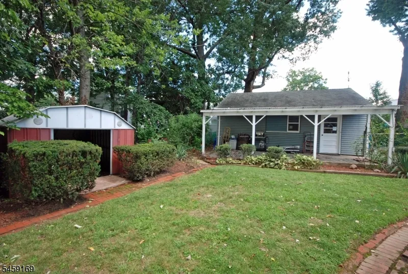 42 Oak Ridge Rd Clifton City, NJ 07013