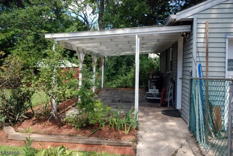 42 Oak Ridge Rd Clifton City, NJ 07013