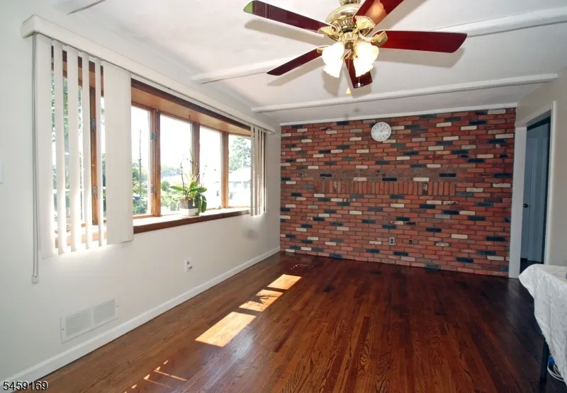 42 Oak Ridge Rd Clifton City, NJ 07013