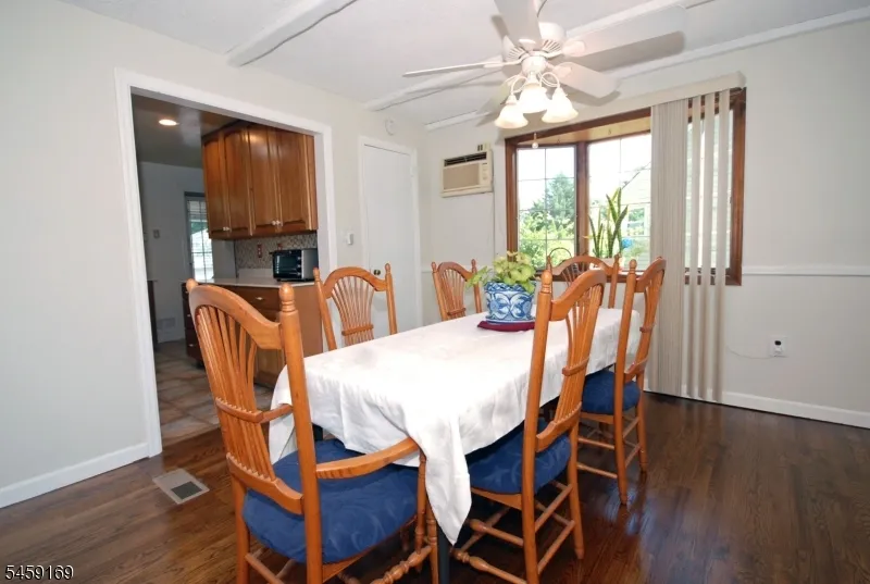 42 Oak Ridge Rd Clifton City, NJ 07013