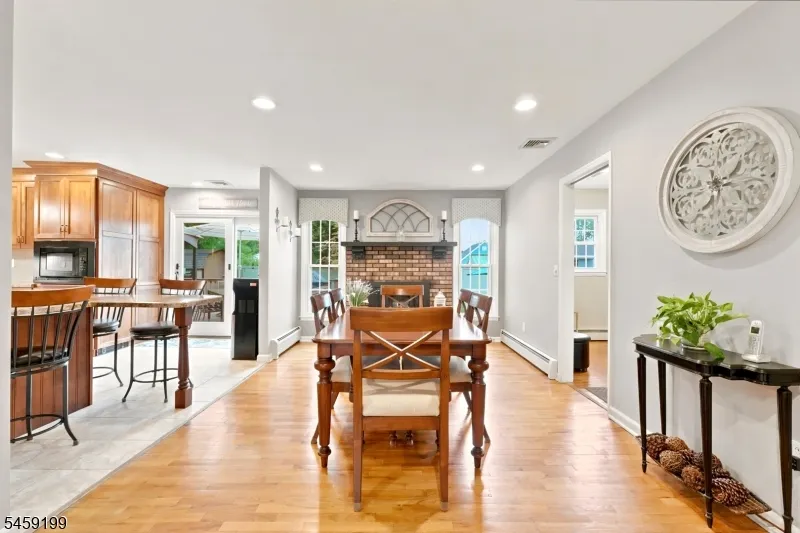 14 Daria Dr Pequannock, NJ 07440