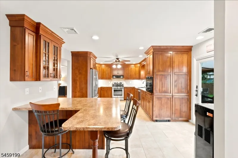 14 Daria Dr Pequannock, NJ 07440