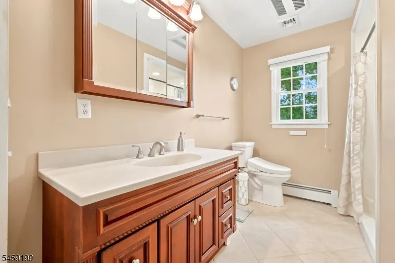 14 Daria Dr Pequannock, NJ 07440