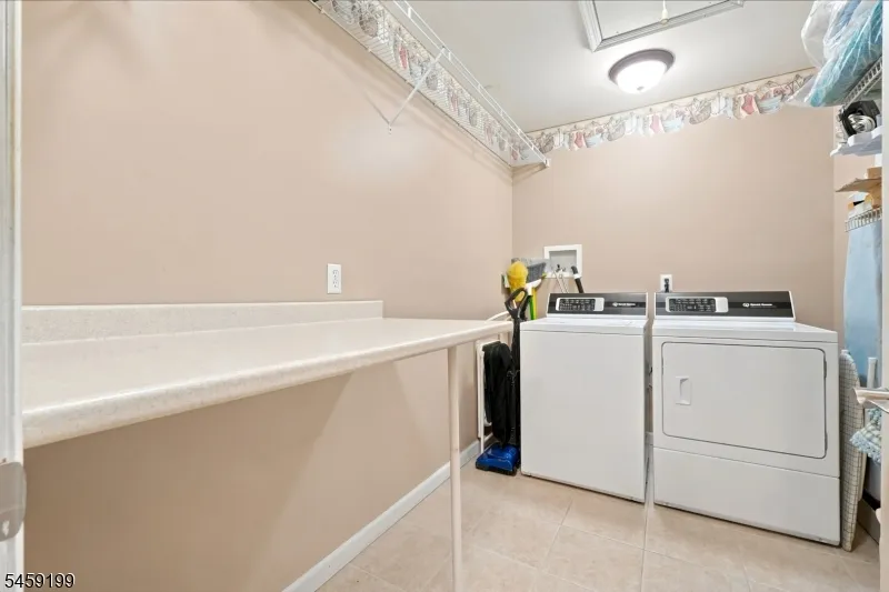 14 Daria Dr Pequannock, NJ 07440
