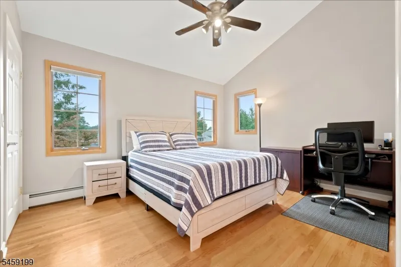 14 Daria Dr Pequannock, NJ 07440