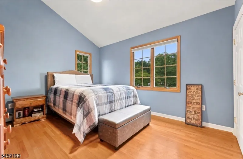 14 Daria Dr Pequannock, NJ 07440
