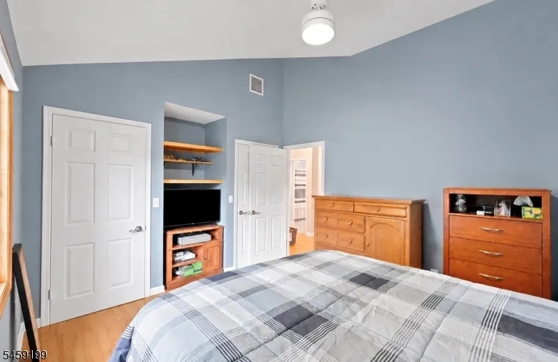 14 Daria Dr Pequannock, NJ 07440