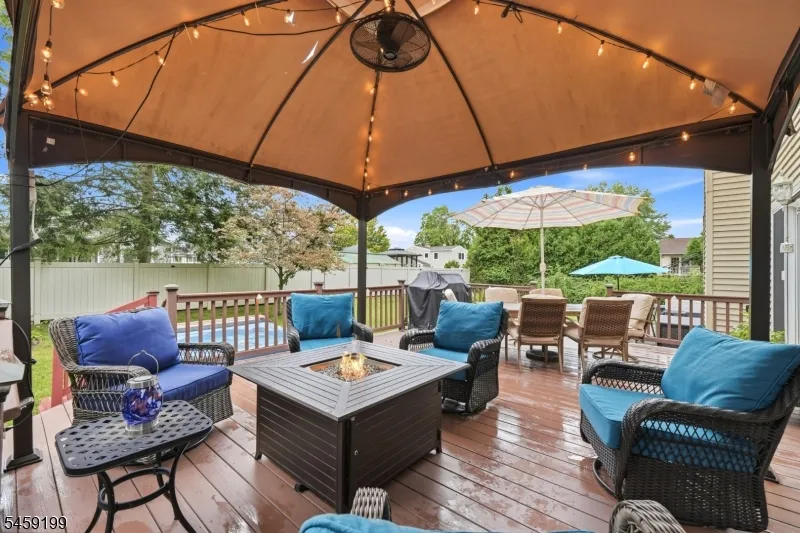 14 Daria Dr Pequannock, NJ 07440
