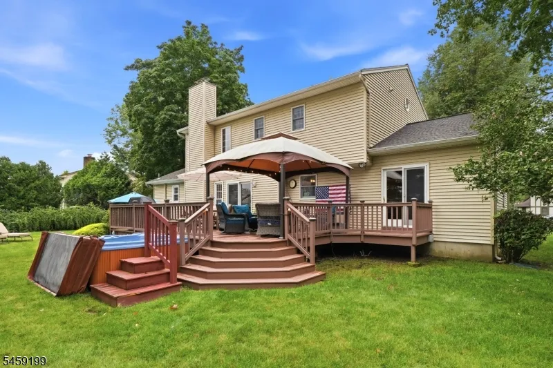 14 Daria Dr Pequannock, NJ 07440