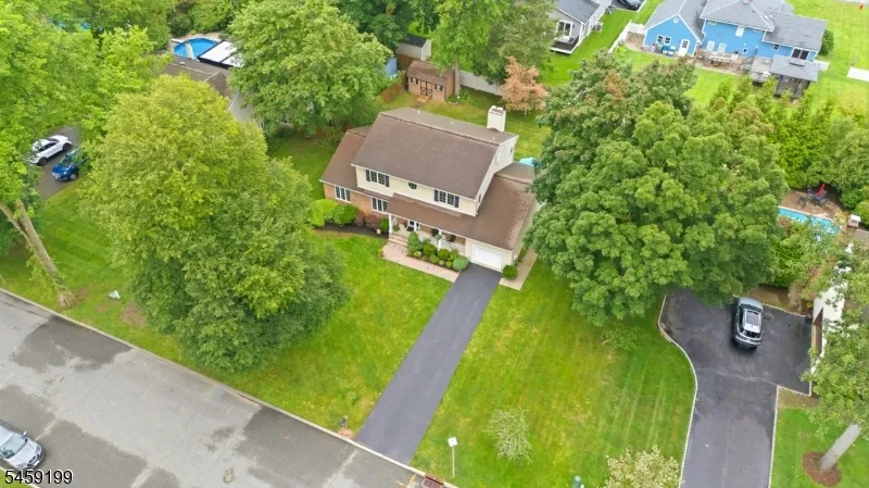 14 Daria Dr Pequannock, NJ 07440