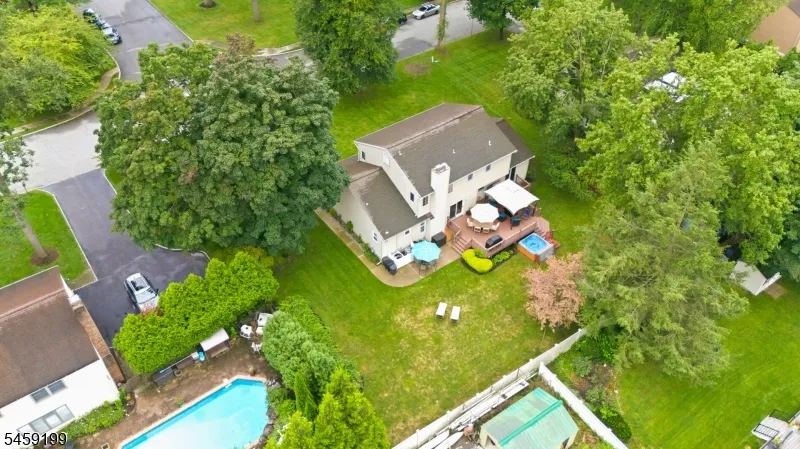 14 Daria Dr Pequannock, NJ 07440