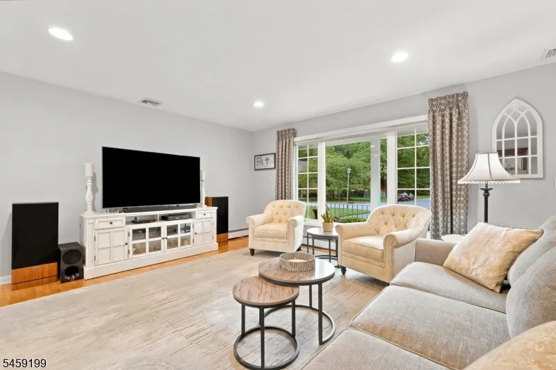 14 Daria Dr Pequannock, NJ 07440