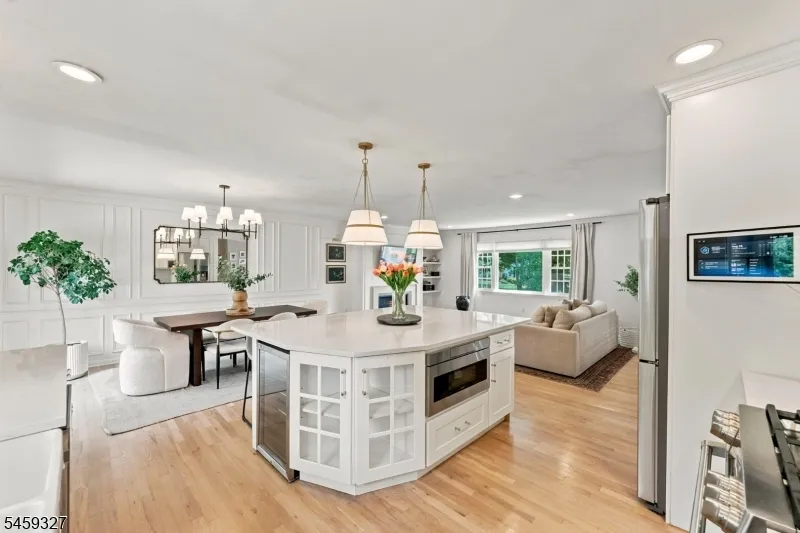 10 Darlene Ct Randolph, NJ 07869