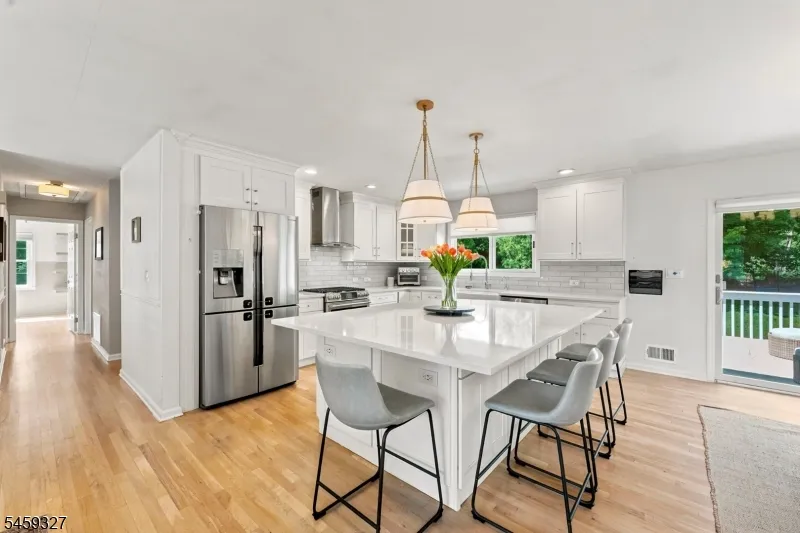 10 Darlene Ct Randolph, NJ 07869