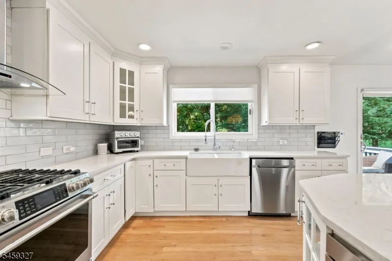 10 Darlene Ct Randolph, NJ 07869