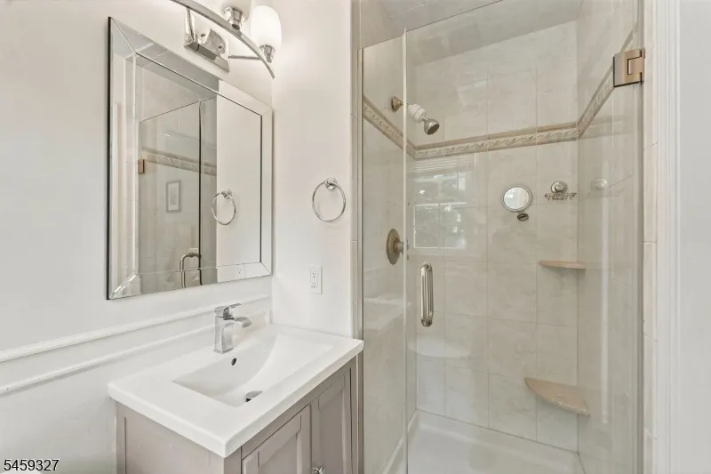 10 Darlene Ct Randolph, NJ 07869