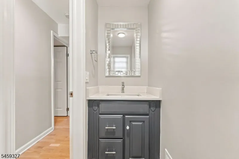 10 Darlene Ct Randolph, NJ 07869
