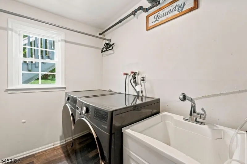 10 Darlene Ct Randolph, NJ 07869