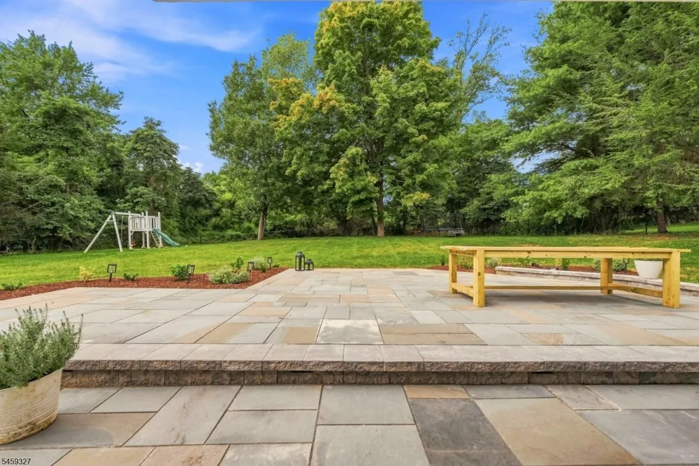 10 Darlene Ct Randolph, NJ 07869
