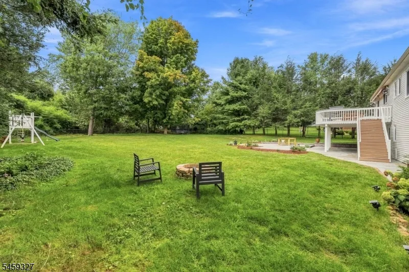 10 Darlene Ct Randolph, NJ 07869