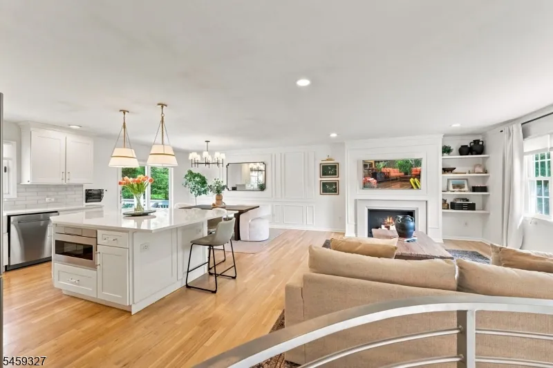 10 Darlene Ct Randolph, NJ 07869