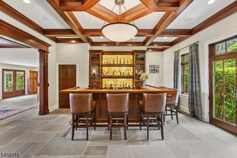 211 Mountainview Estate Bernardsville, NJ 07924