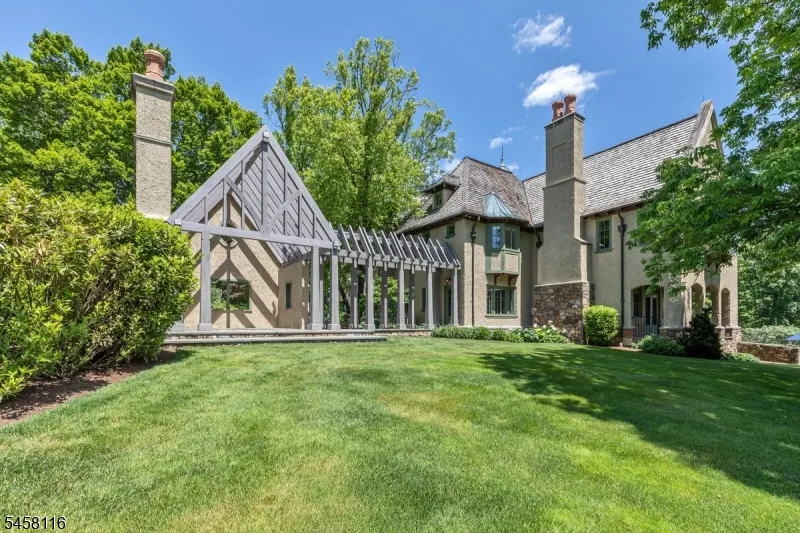 211 Mountainview Estate Bernardsville, NJ 07924