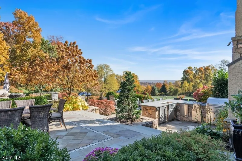 211 Mountainview Estate Bernardsville, NJ 07924