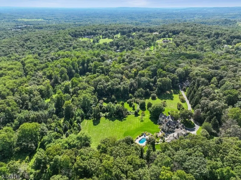 211 Mountainview Estate Bernardsville, NJ 07924