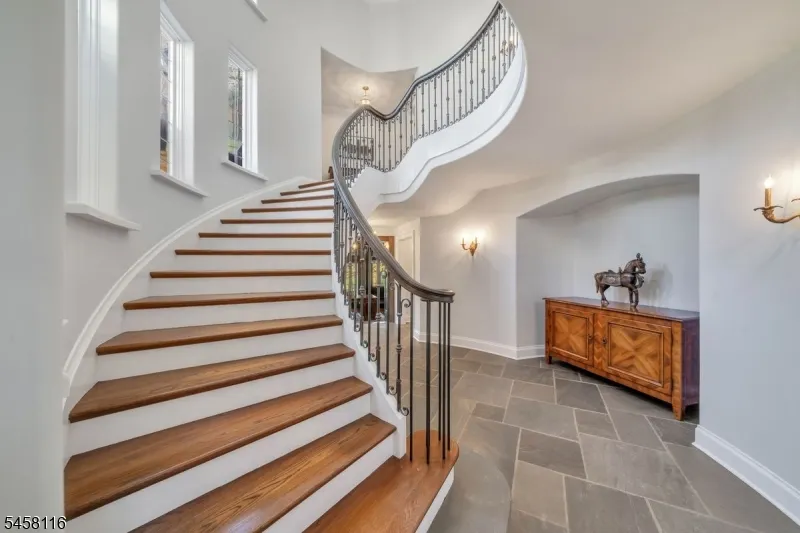 211 Mountainview Estate Bernardsville, NJ 07924