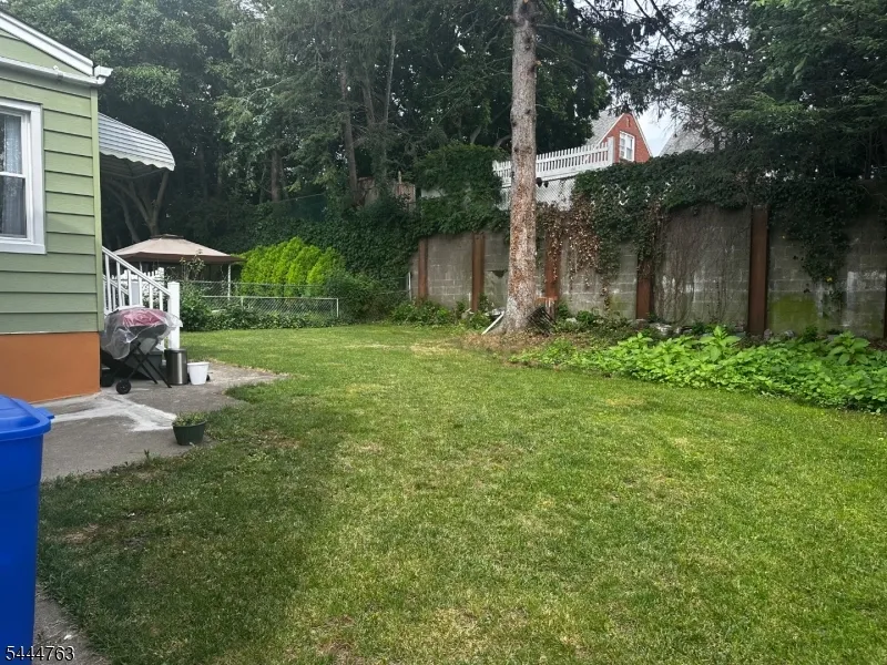 35 Montclair Ave Clifton City, NJ 07011