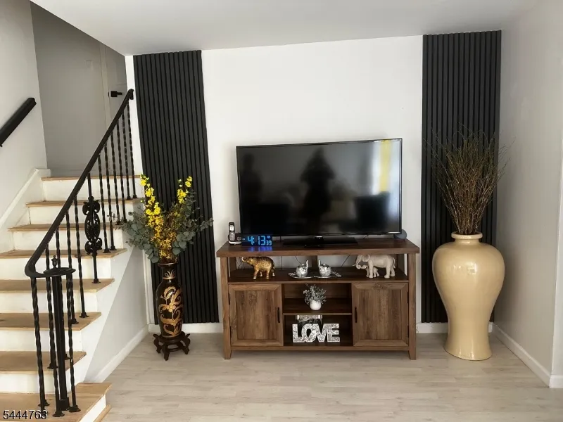35 Montclair Ave Clifton City, NJ 07011