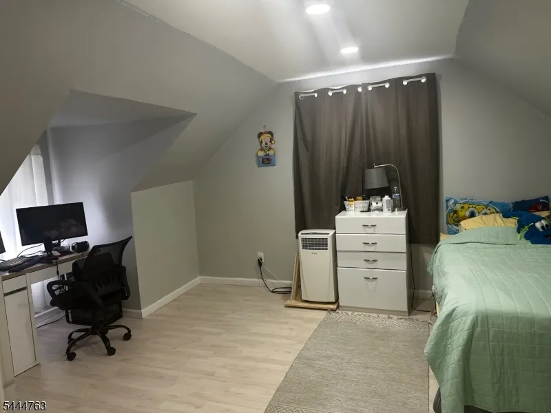 35 Montclair Ave Clifton City, NJ 07011