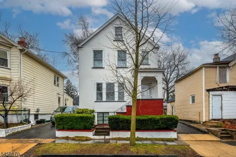 424 Frankfort St
