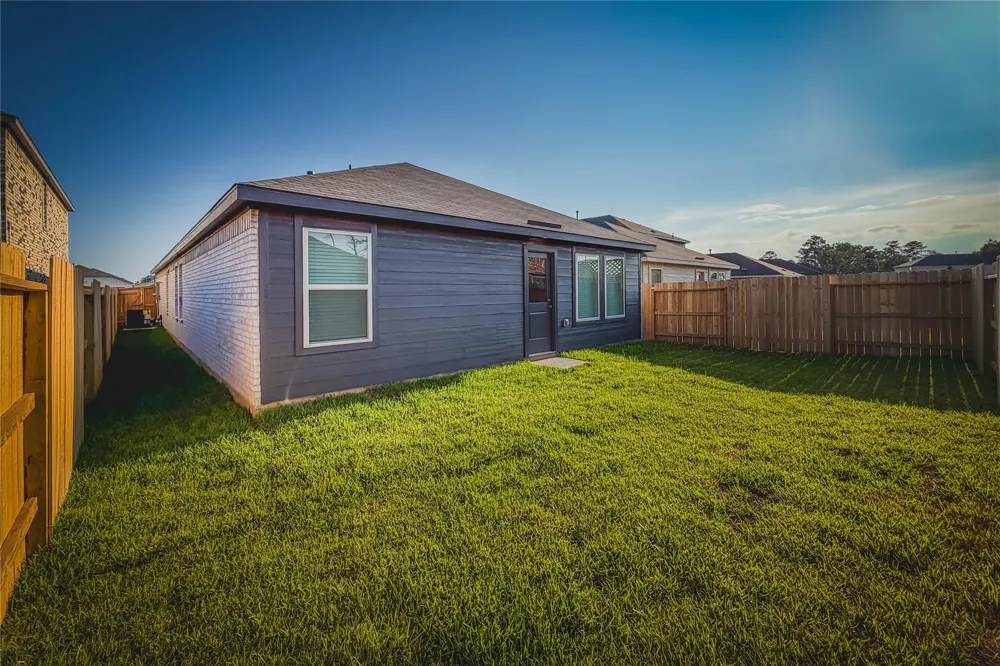 1514 Golden Iris Drive Crosby, TX 77532