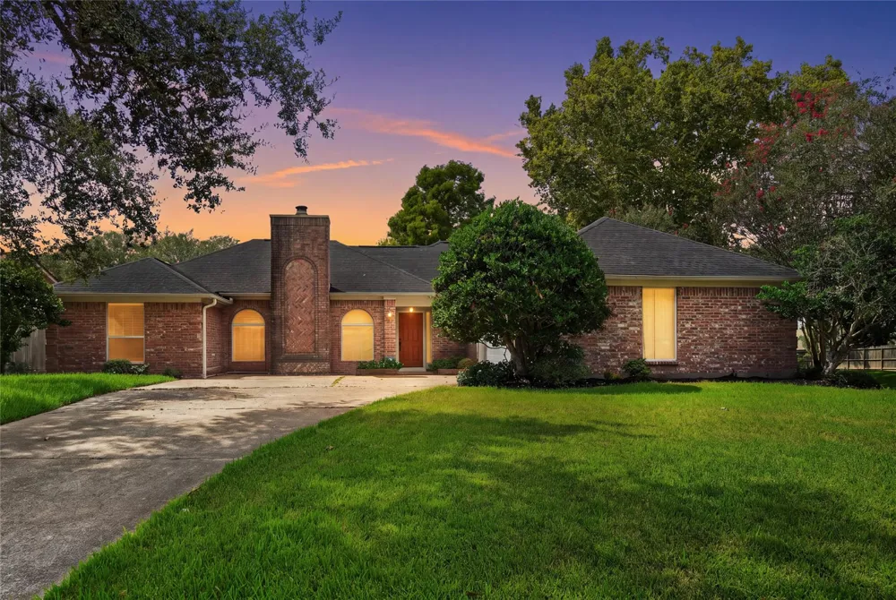 3302 Carmel Valley Drive Missouri City, TX 77459