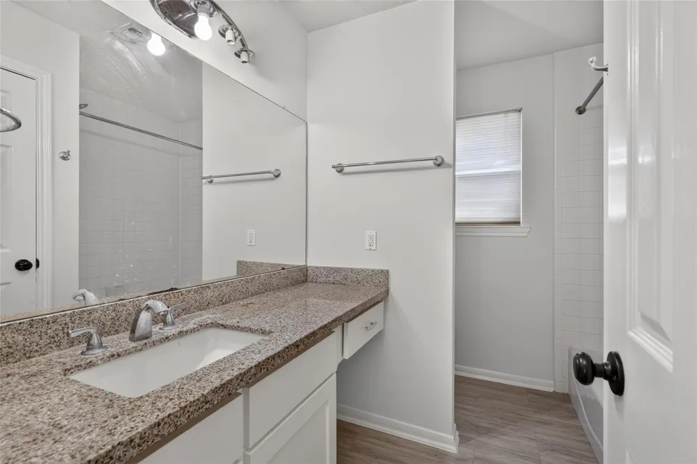 3302 Carmel Valley Drive Missouri City, TX 77459