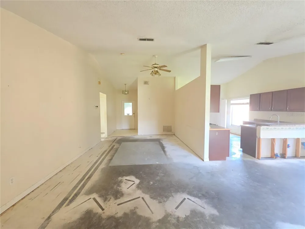 1523 INDIAN OAKS TRAIL Kissimmee, FL 34747