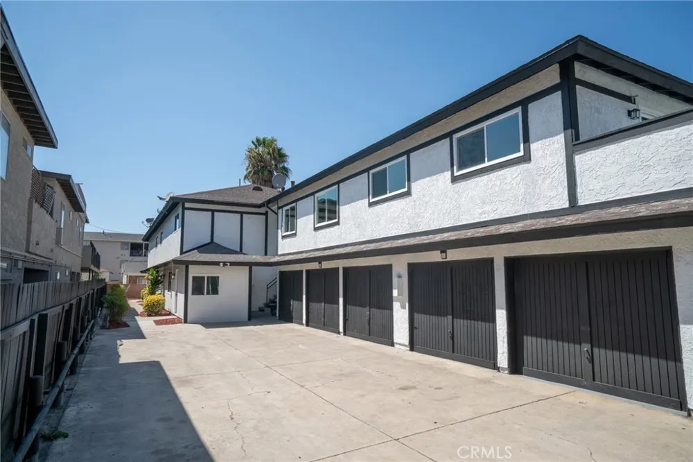 810 S Flower Santa Ana, CA 92703