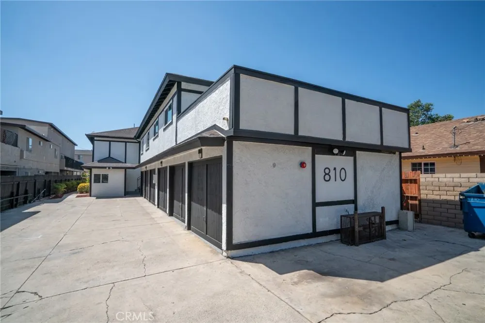 810 S Flower Santa Ana, CA 92703