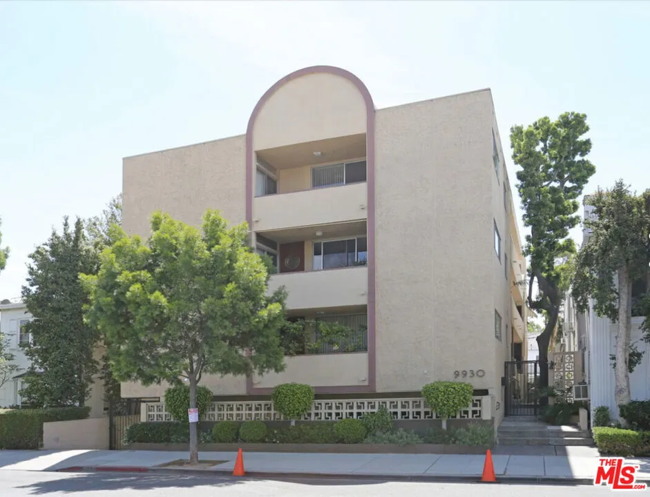 9930 Durant Drive #4 Beverly Hills, CA 90212