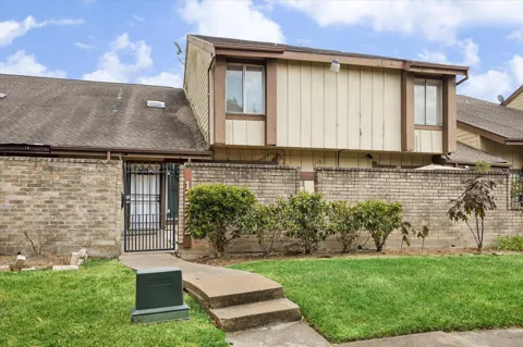 12522 Newbrook Drive