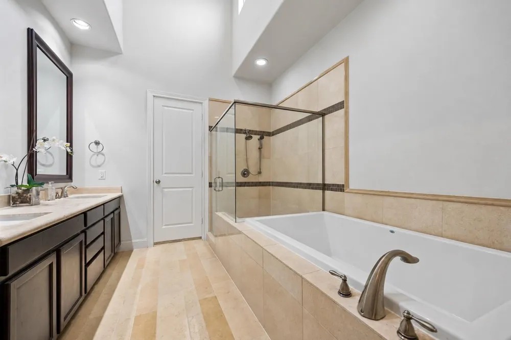 2725 Cohn Garden Houston, TX 77007