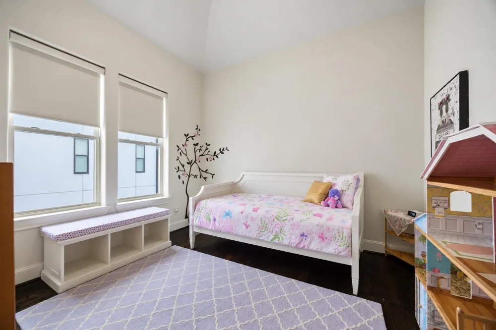 2725 Cohn Garden Houston, TX 77007