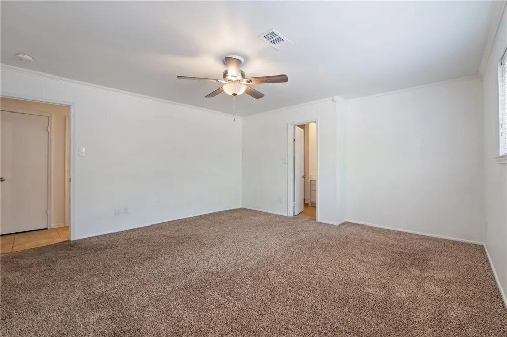10714 Hillcroft Avenue Houston, TX 77096