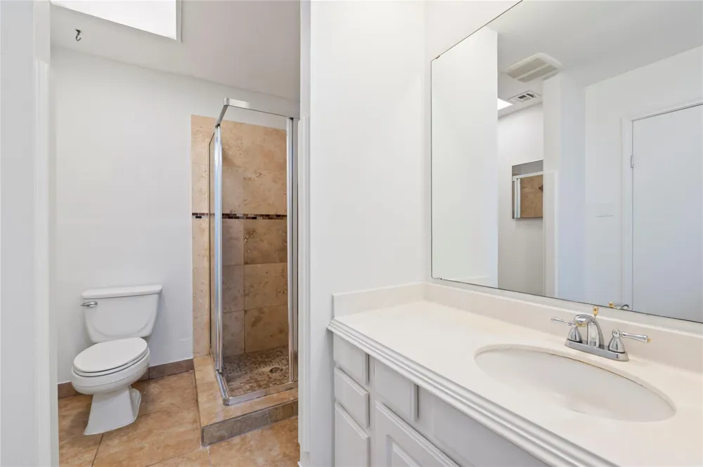 10714 Hillcroft Avenue Houston, TX 77096