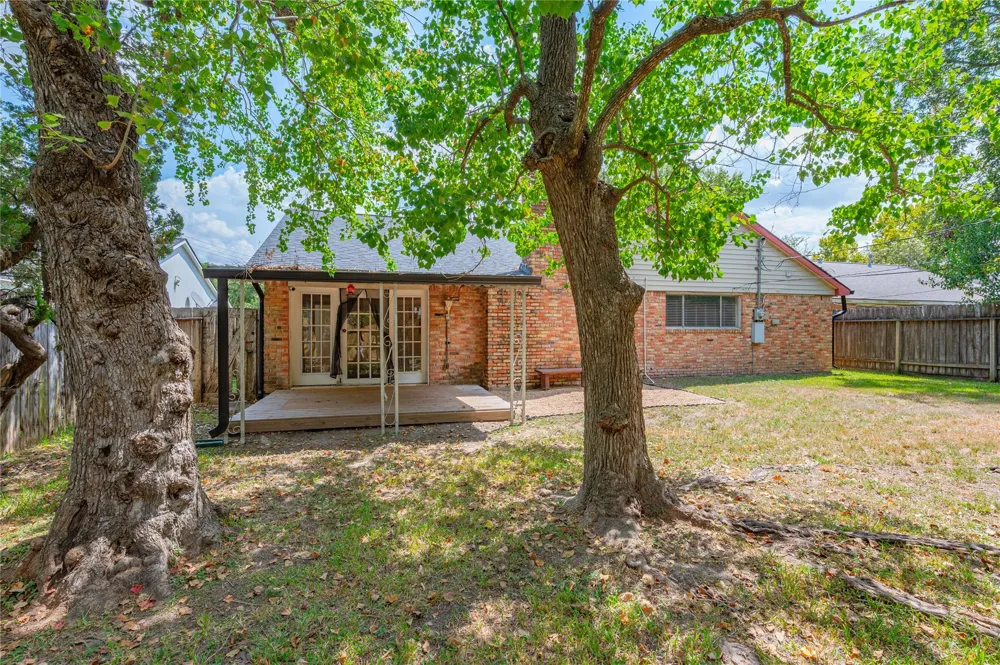 10714 Hillcroft Avenue Houston, TX 77096