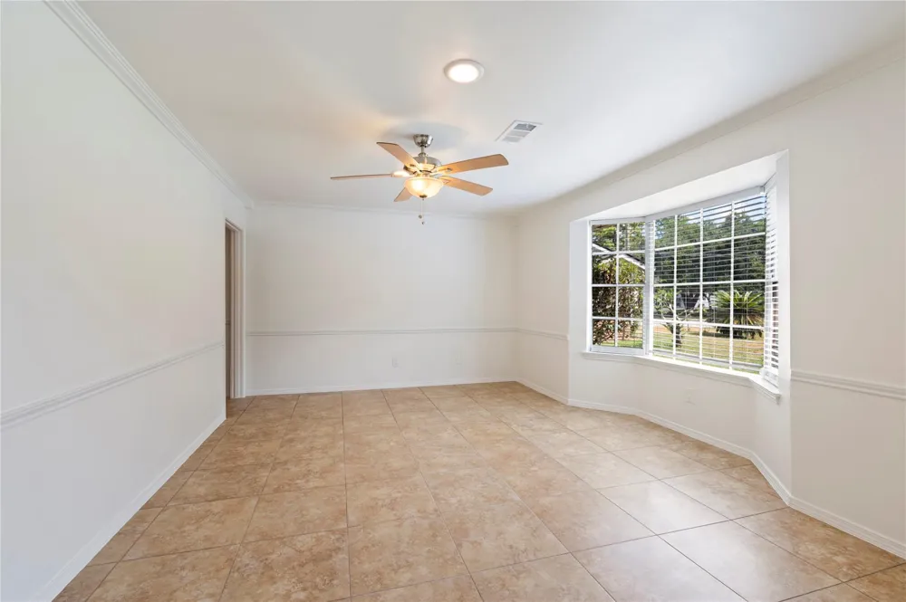 10714 Hillcroft Avenue Houston, TX 77096