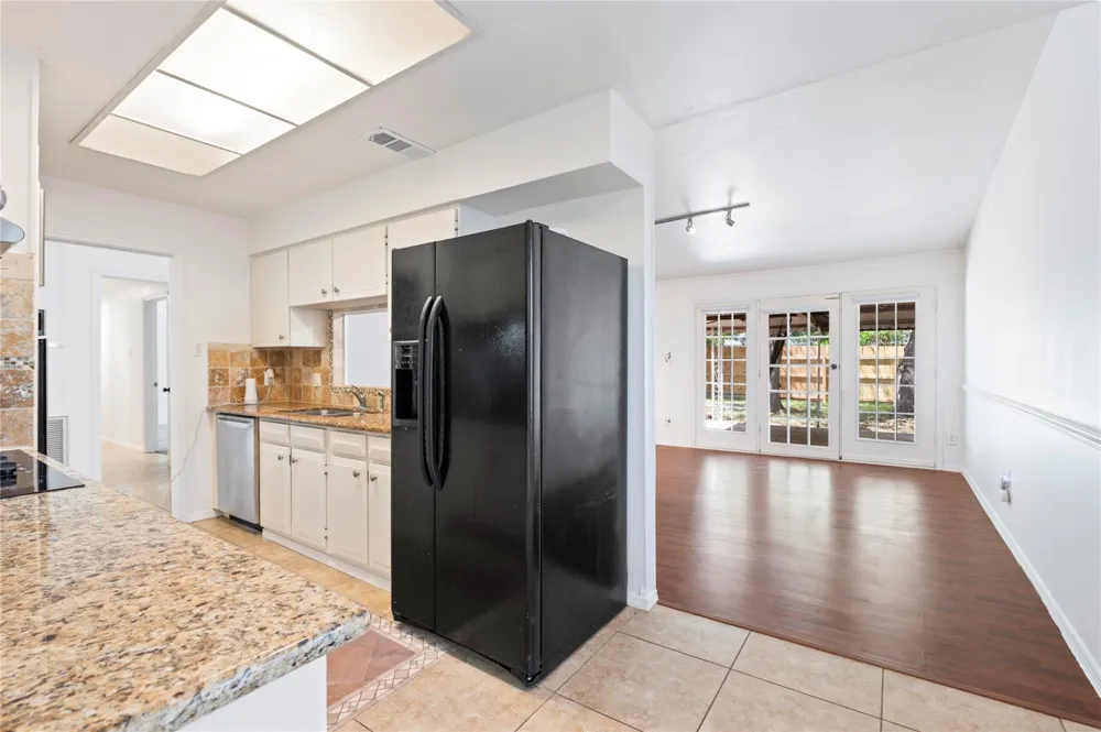 10714 Hillcroft Avenue Houston, TX 77096