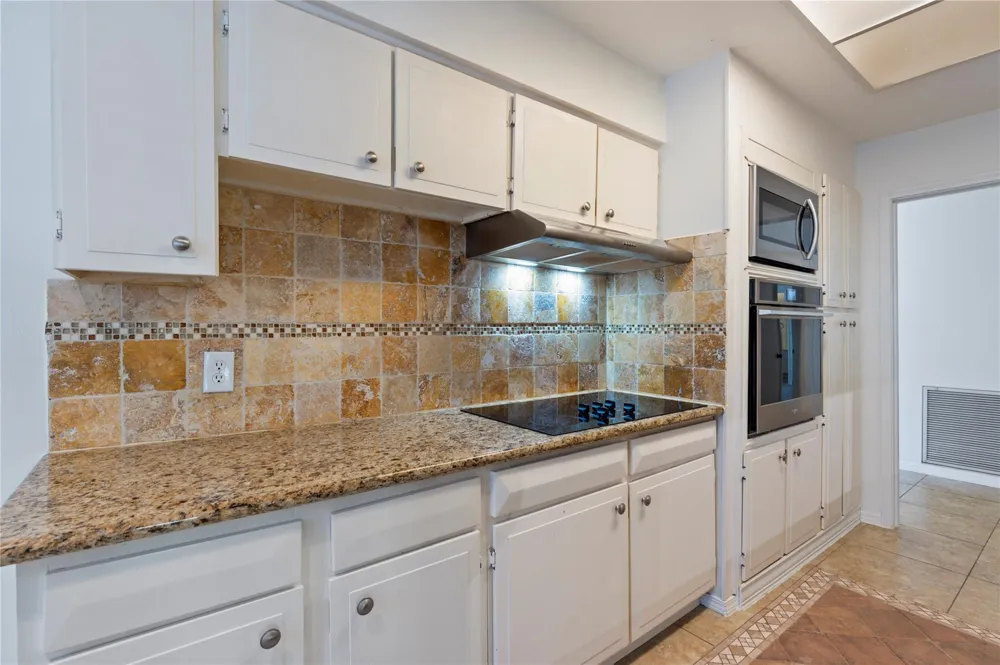 10714 Hillcroft Avenue Houston, TX 77096